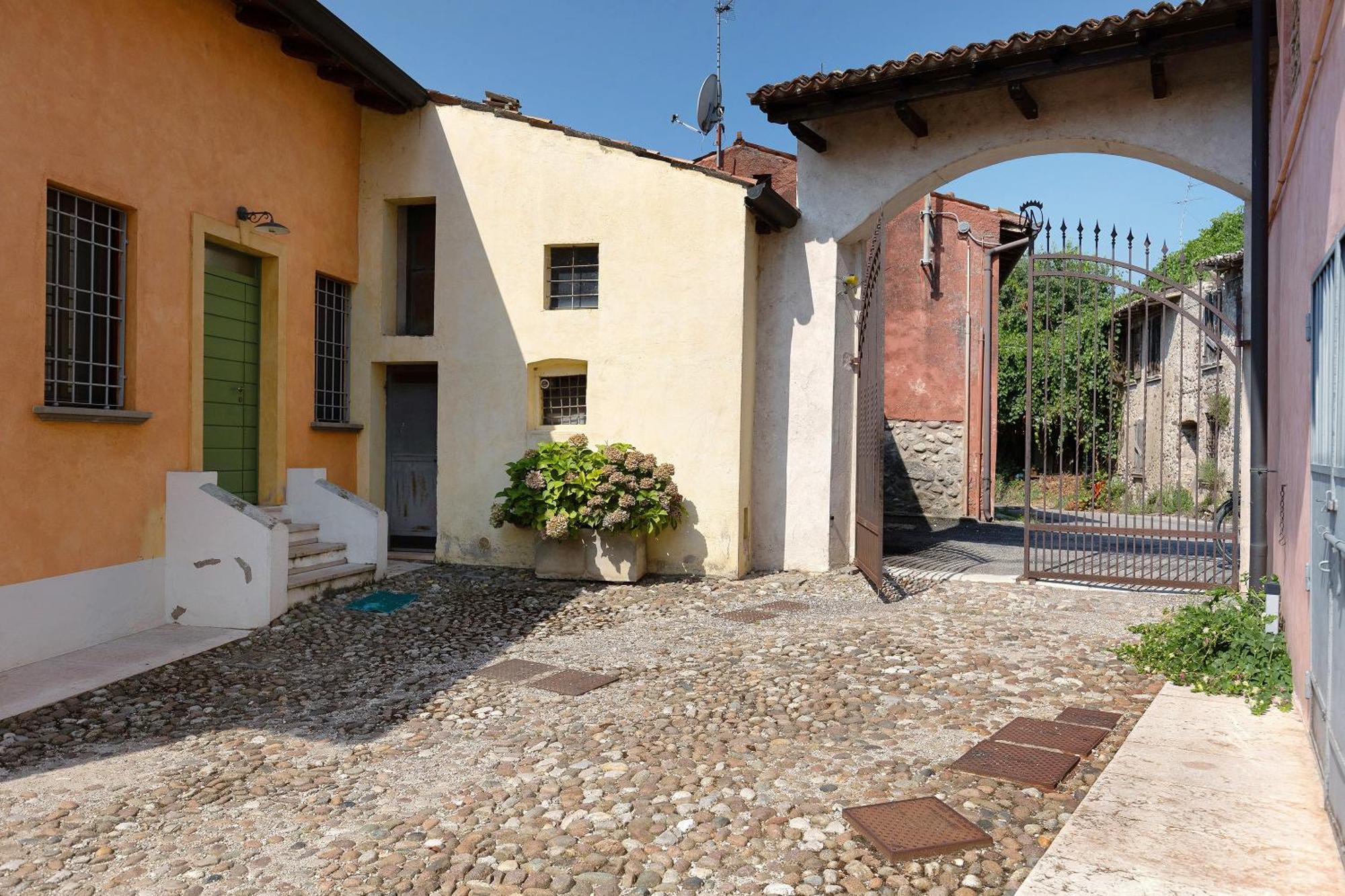 New Agriturismo Corte Olfino Monzambano Eksteriør bilde
