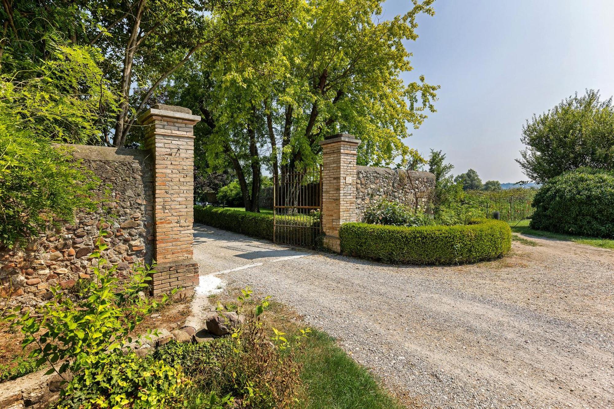 New Agriturismo Corte Olfino Monzambano Eksteriør bilde